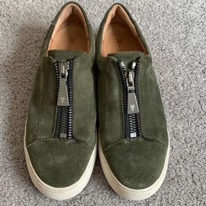 Frye Women’s sz 8 zip up sneaker